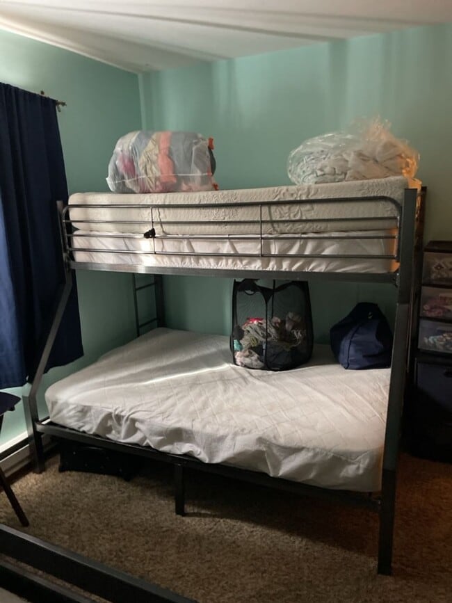 Building Photo - Woodworks Townhomes--Large 2 Bedroom/2Bath Unit on the Bus Route