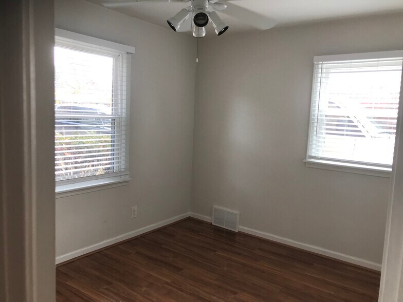 Bedroom - 1878 Warwick St