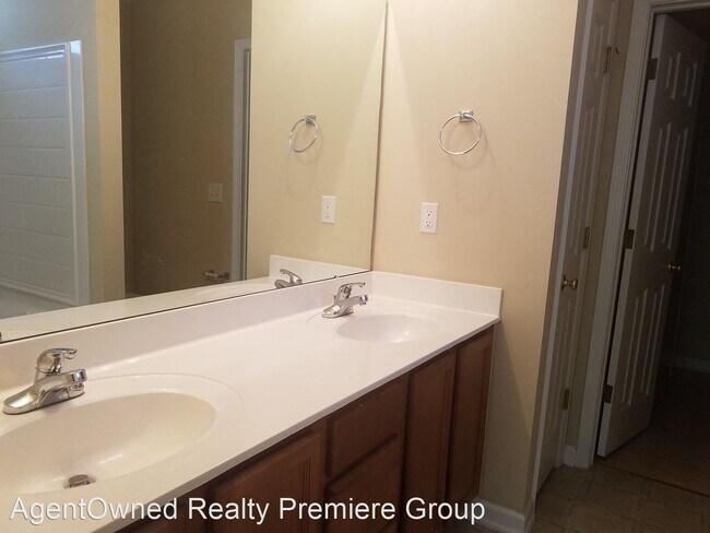 Building Photo - 3 br, 2 bath House - 9289 Ayscough Rd
