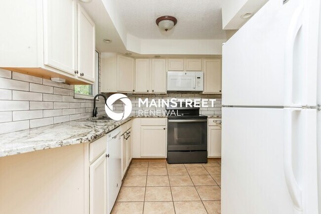 Building Photo - 3 Bedroom Pet-Friendly Home in ARNOLD, MO with Main Street Renewal