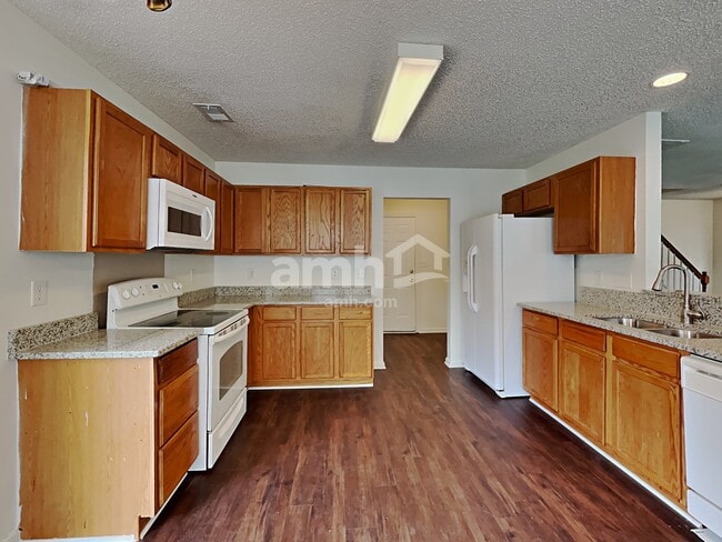 Building Photo - 125 Everett Park Dr
