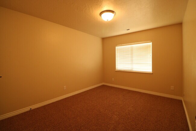 Building Photo - Traverse Mountain Home