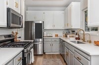 Building Photo - 1954 Bristol St