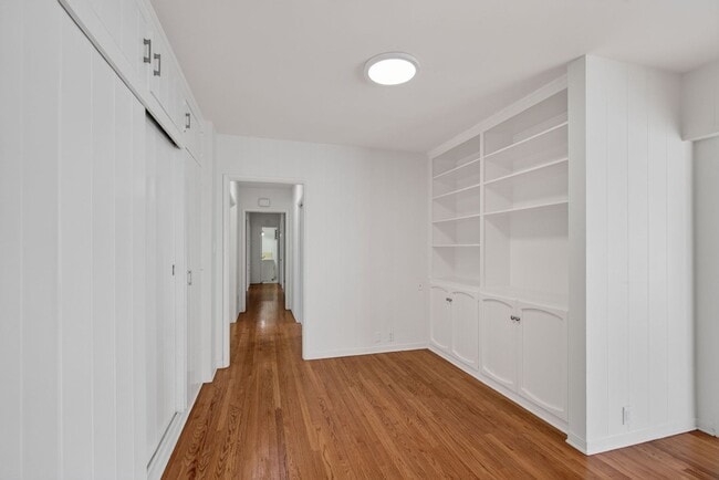 Building Photo - Wood Streets Home