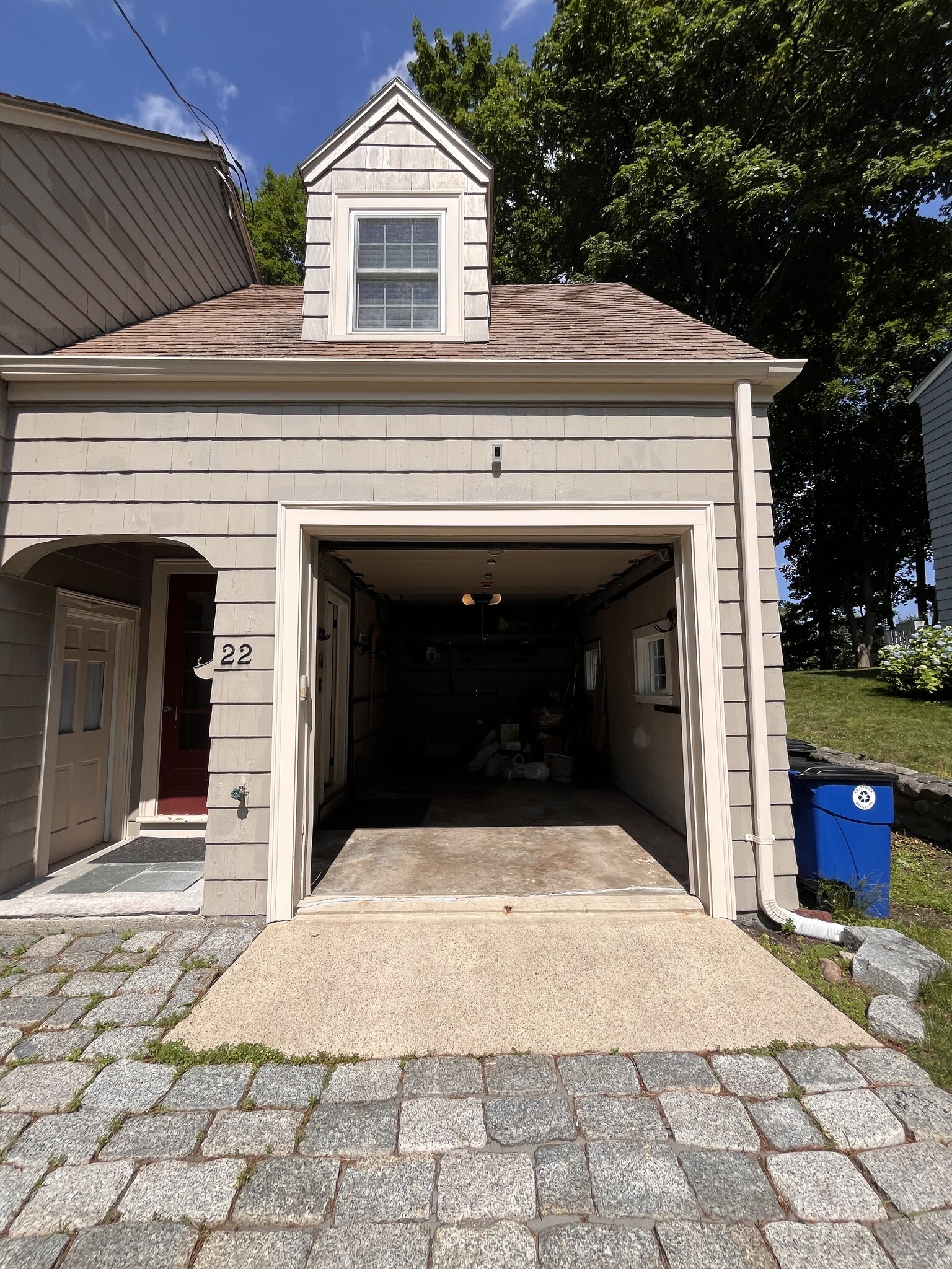 Garage - 22 Douglas Rd