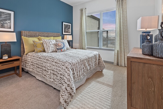 2BR, 2BA - 1140SF - Bedroom 2 - West Love