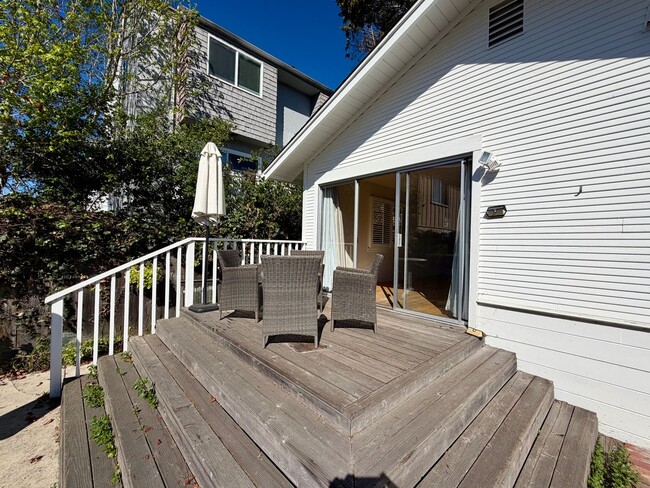 Building Photo - 1072F-A/B-PGPM-T/L-CS