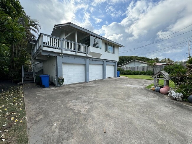 Building Photo - Hauula