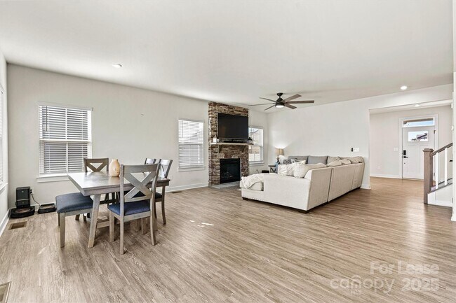 Building Photo - 6270 Durango Way