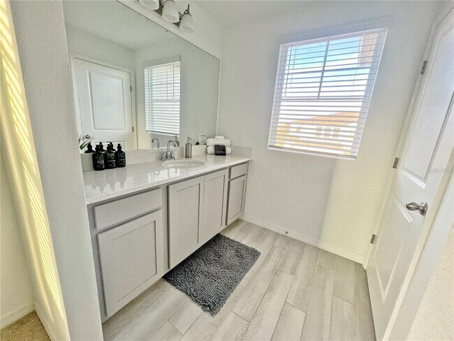 Building Photo - 844 Benoi Dr