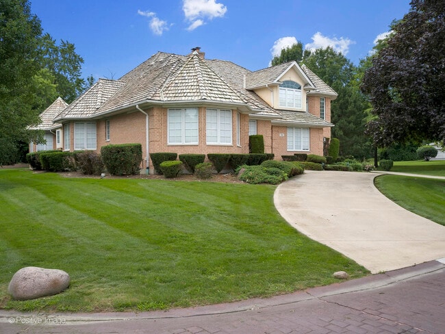 Building Photo - 911 Red Fox Ln