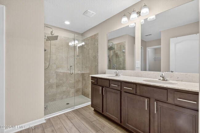 Building Photo - 66108 Edgewater Dr