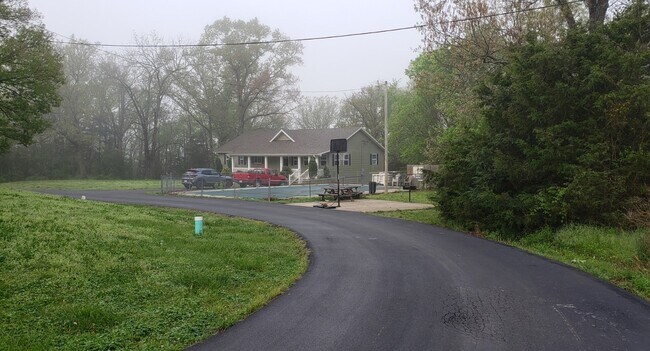 Building Photo - 406 Kays Ln