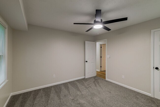 Building Photo - Newly Renovated East Side Home!
