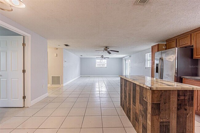 Building Photo - 6321 Spanish Main Dr