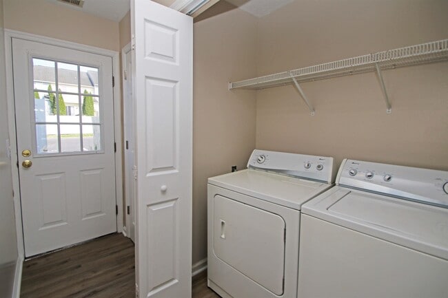 Building Photo - 1041 Oriole Ln