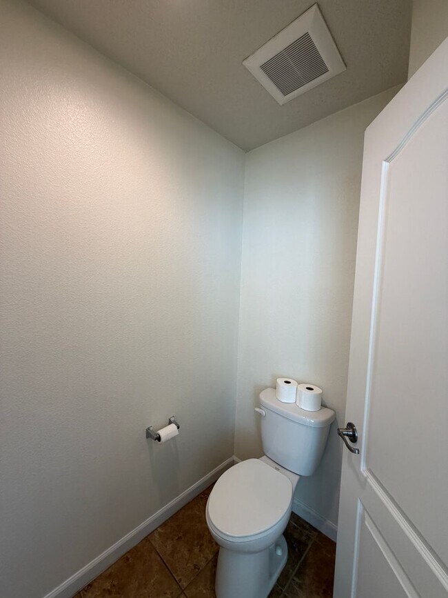 Building Photo - 4 Bedroom + Office Home Available Near Loma Colorado Blvd NE & Broadmoor Blvd NE in Rio Rancho!