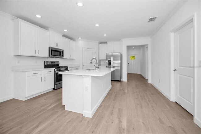 Building Photo - 17432 Holly Wl Ave