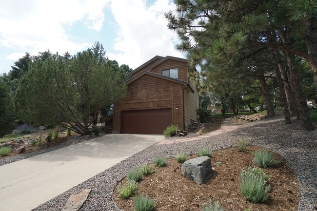 Building Photo - 1155 Popes Valley Dr