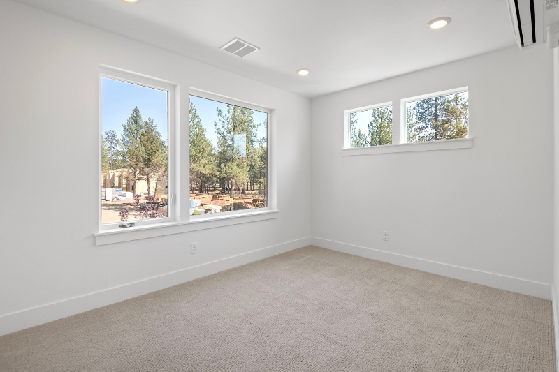 Building Photo - 971 W Linda Ave