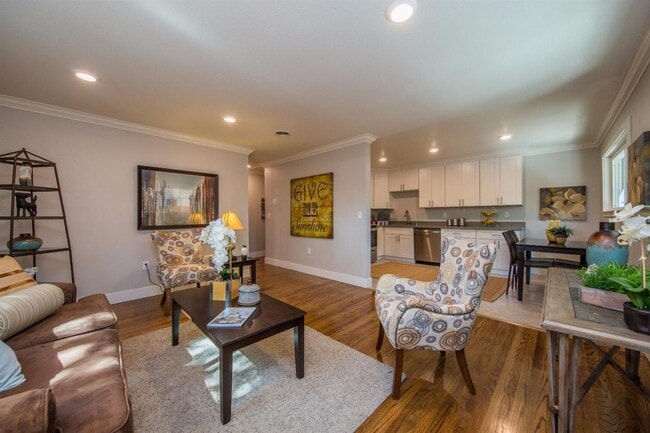 Building Photo - 901 Bing Dr