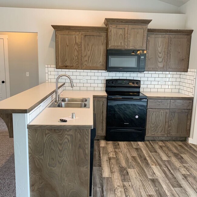 Building Photo - Pet Friendly Caldwell Home!