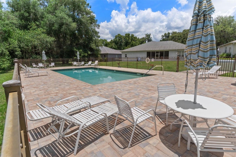 Building Photo - 2786 N Canterbury Lake Dr