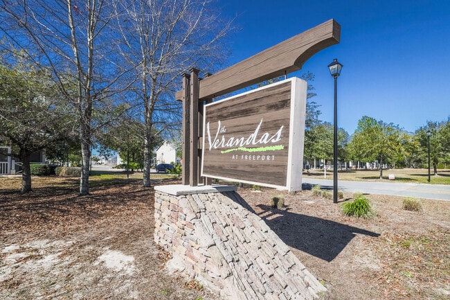 Building Photo - 328 Date Palm Ln