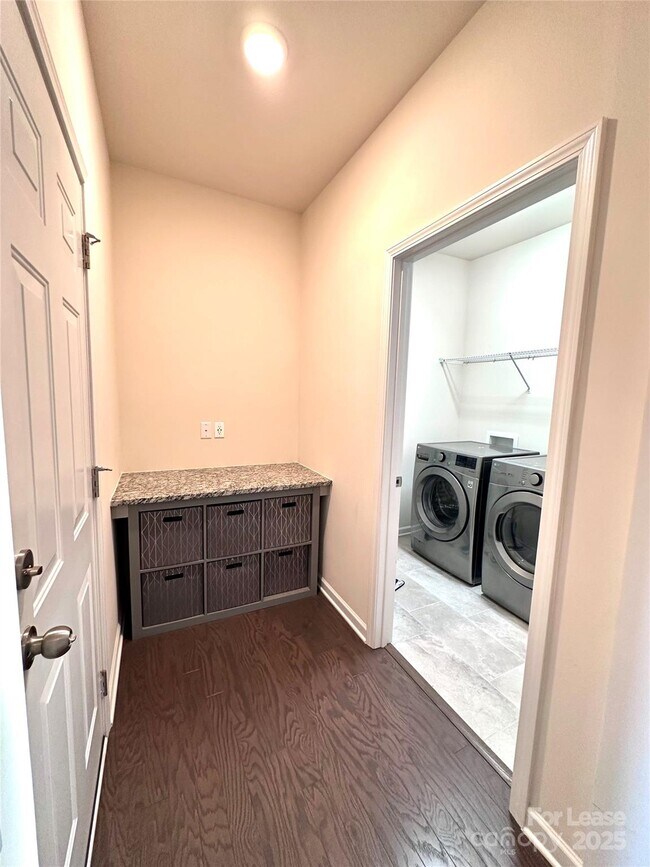 Building Photo - 4239 Merrivale Dr