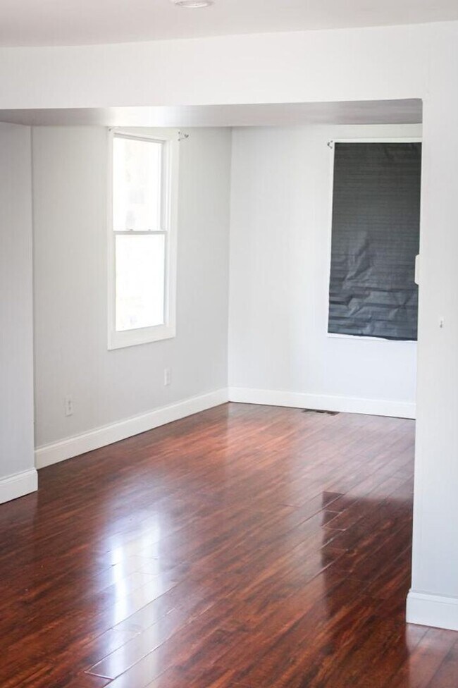 Building Photo - Stunning 3-Bedroom Home with Modern Amenities in a Prime Neighborhood!