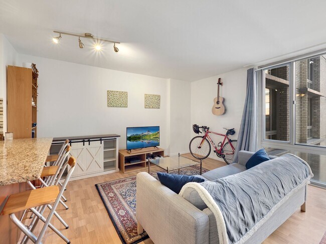 Building Photo - 950 25th St NW