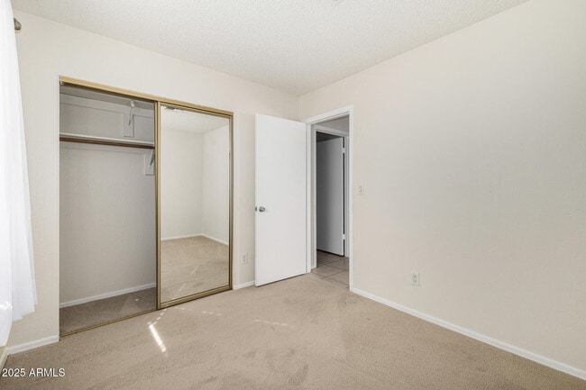 Building Photo - 3623 W Fairview Ln