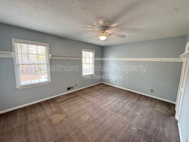 Building Photo - 4007 Shady Cir NW