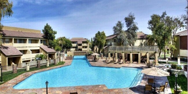 Primary Photo - Dobson Bay Club