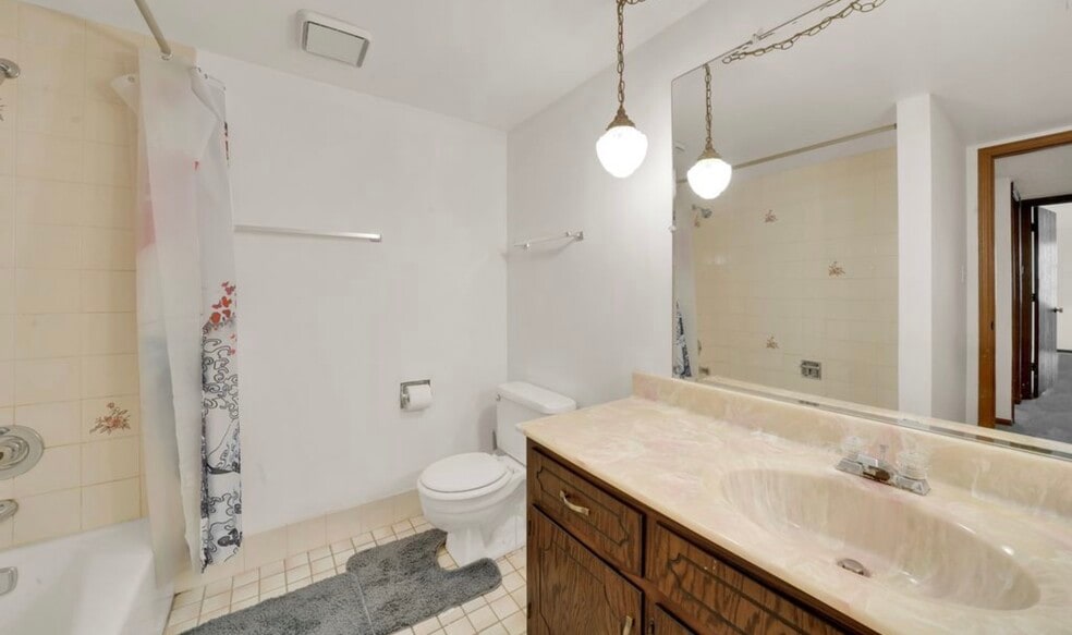 Building Photo - 10351 Menard Ave