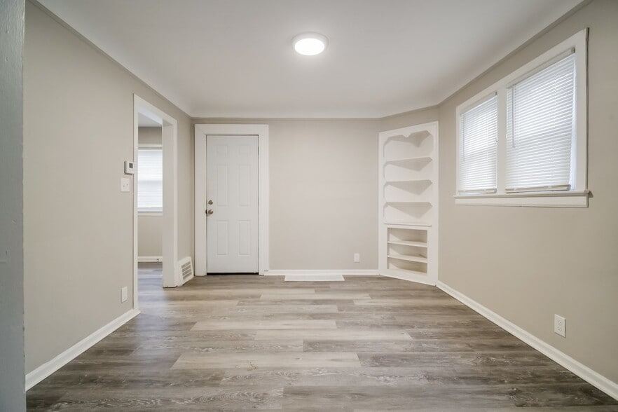 Building Photo - 4382 E 141st St