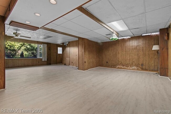 Building Photo - 25152 Fairway Dr