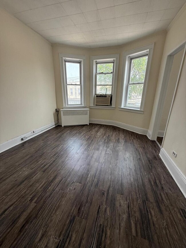Building Photo - 79-28 67th Dr
