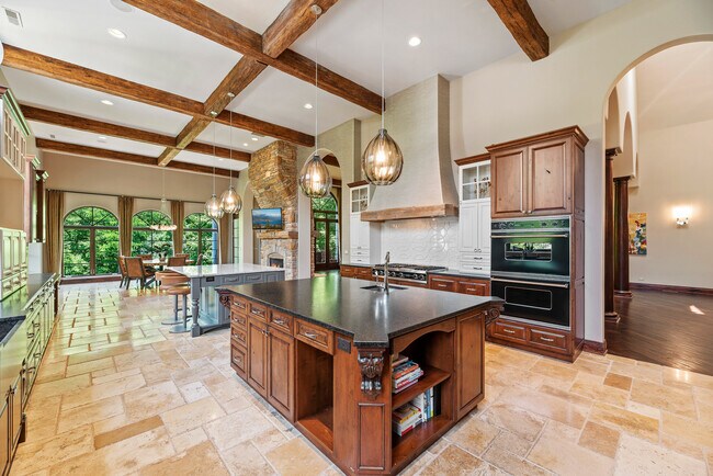 Building Photo - 493 Hazel Ave