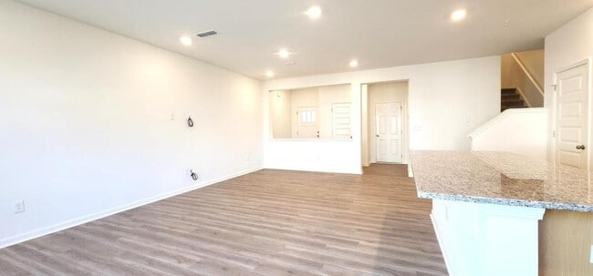 Building Photo - 112 Golden Gate Ln