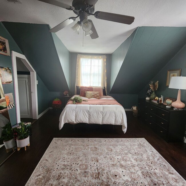 Building Photo - Four Bedroom Home Available in July