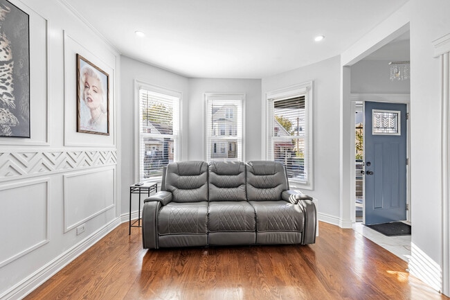 Building Photo - 7219 S Peoria St