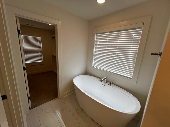 Building Photo - 129 Stewarts Lndg Dr