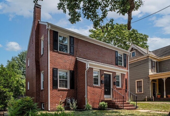 Building Photo - 819 Weedon St