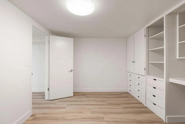 Building Photo - Basement Apartment Near SUU and Cedar High School