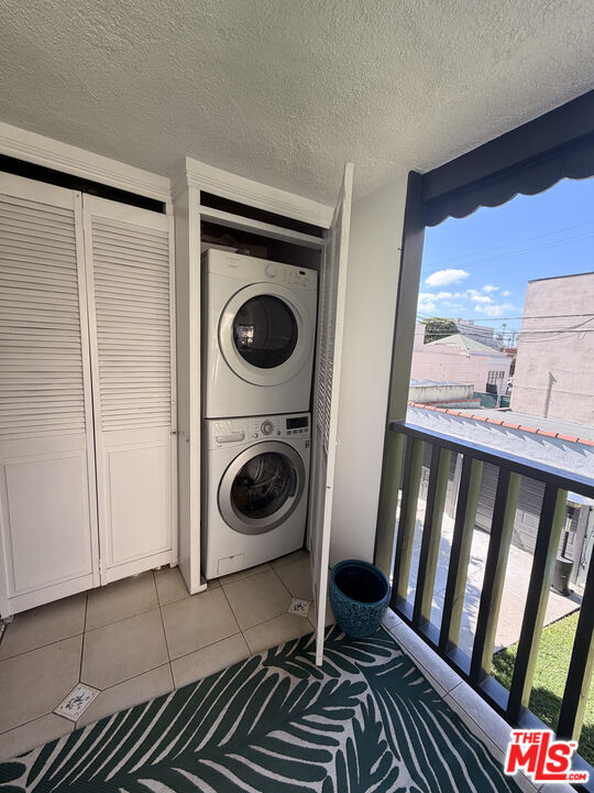 Building Photo - 153 N Hamilton Dr