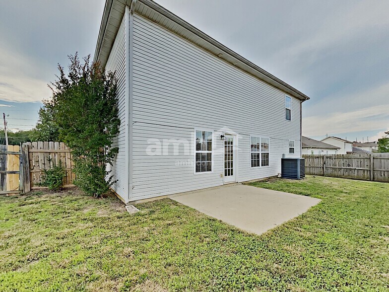 Building Photo - 111 Dreville Dr