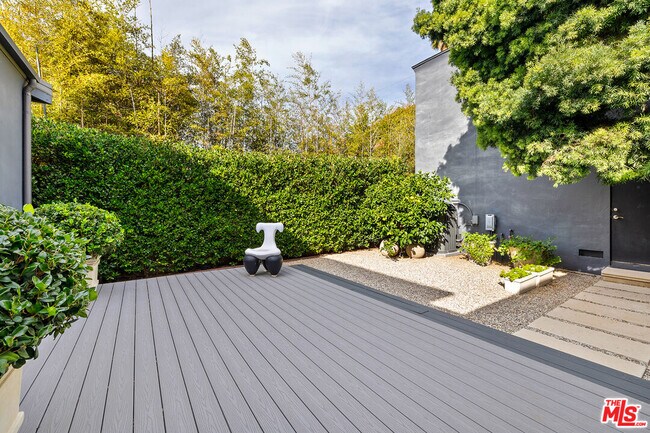 Building Photo - 723 Euclid St