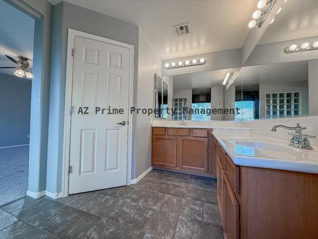 Building Photo - 19716 E Thornton Rd