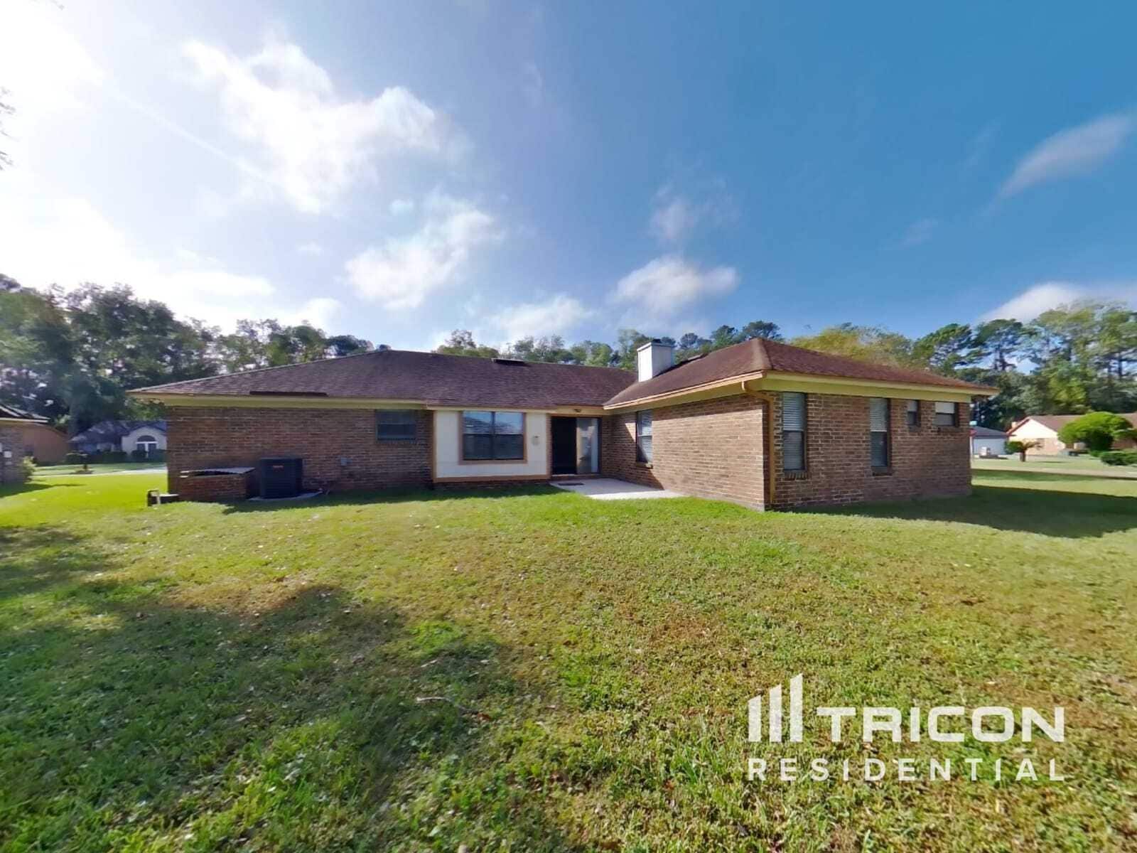Building Photo - 955 Chalmet Ln